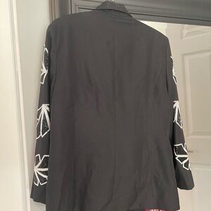 DaVinci Black Blazer with White Leaf Embroidery